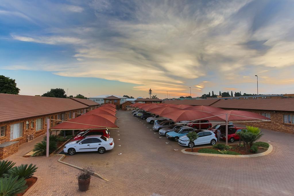 Rudman Townhouses - Family Apartment Boksburg Eksteriør billede